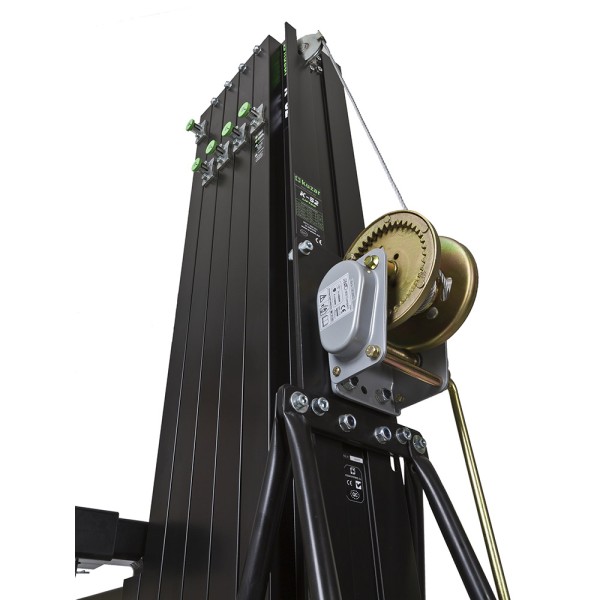 Elevatore frontale telescopico in alluminio, altezza massima 8 mt, capacità di sollevamento 300 kg