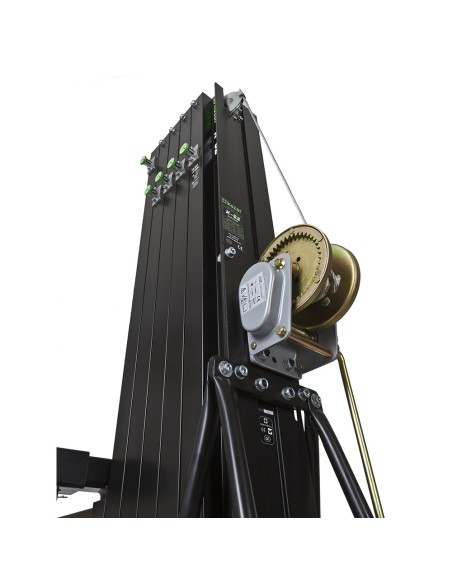 Elevatore frontale telescopico in alluminio, altezza massima 8 mt, capacità di sollevamento 300 kg