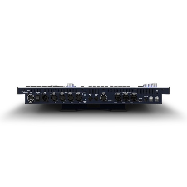 MagicQ MQ70 console luci compatta, 24 universi, 4 uscite dirette DMX 512, 10 Playback faders