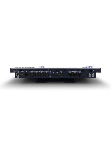 MagicQ MQ70 console luci compatta, 24 universi, 4 uscite dirette DMX 512, 10 Playback faders