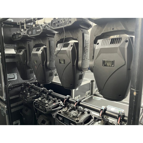 MAVERICK MK2 SPOT Chauvet Professional completi di flight case - Usati in buono stato