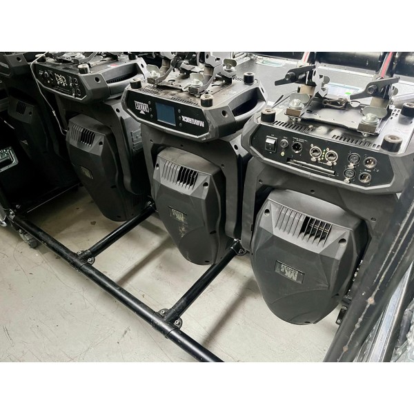 MAVERICK MK2 SPOT Chauvet Professional completi di flight case - Usati in buono stato