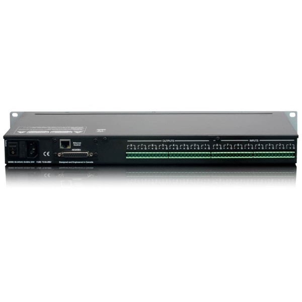 Processore DSP 8 In / 8 Out. Processamento 40 bit floating point, 96kHz, crossover FIR/IIR