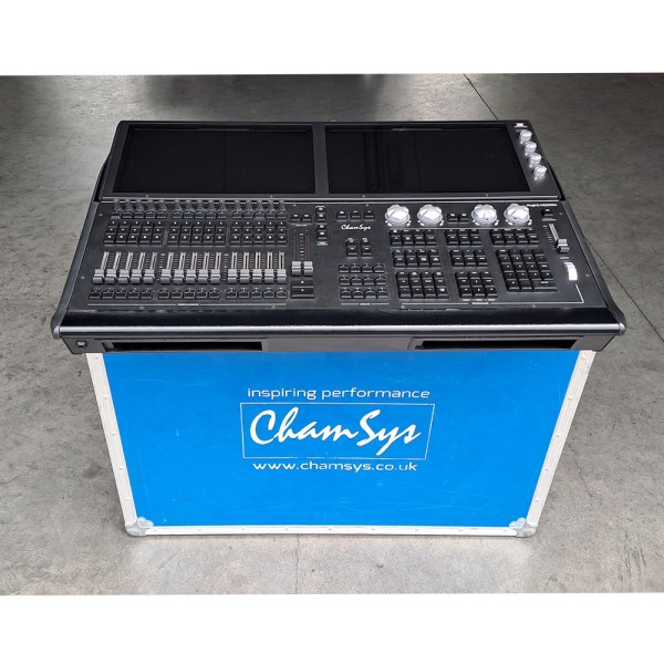 Console luci ChamSys MagicQ MQ500M+ Stadium con flight case e accessori - Usata in ottimo stato